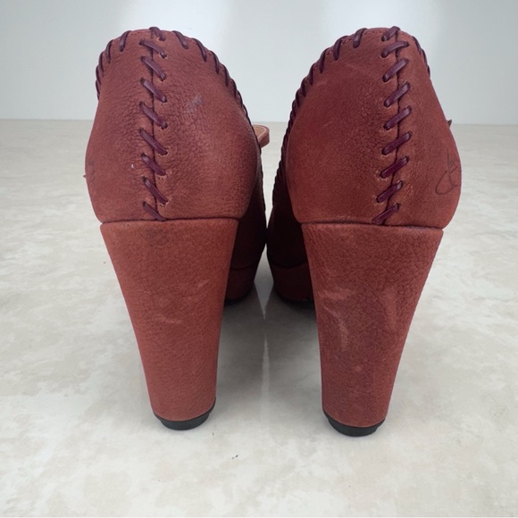 John Fluevog Gertrude Burnt Orange Suede T Strap Heels 9 - Picture 9 of 11